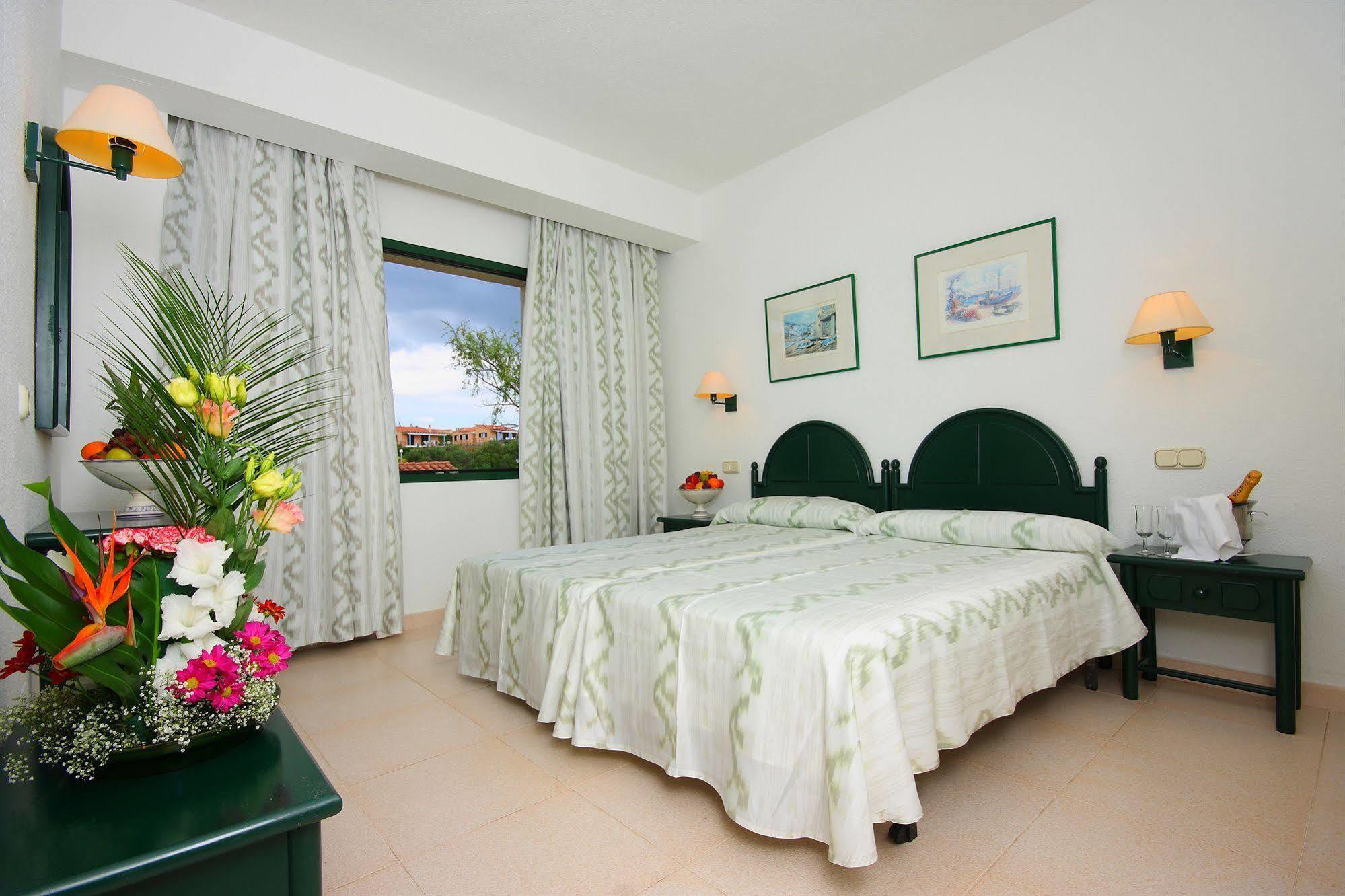 Son Bou Apartments מראה חיצוני תמונה