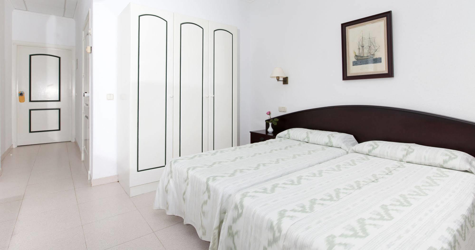 Son Bou Apartments מראה חיצוני תמונה
